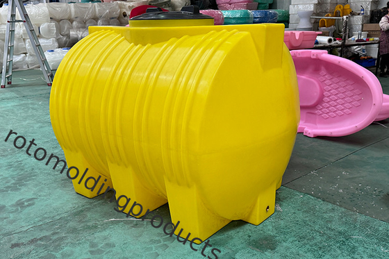 वर्षा जल की कटाई के लिए 500L स्वतंत्र खड़े कस्टम रोटोमोल्ड एलिप्टिकल क्षैतिज जल भंडारण टैंक